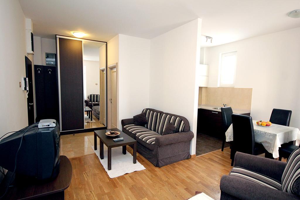 Apartments Draskovic Mirista Petrovac Exterior photo